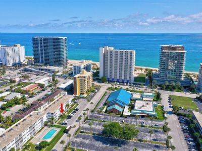 3221 NE 8th St APT 103