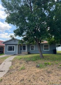 755 LINDA LOU DR