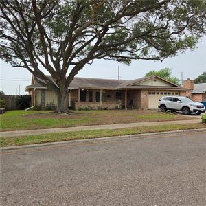 2104 Saint Charles Dr