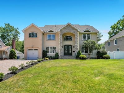 49 Hall Dr