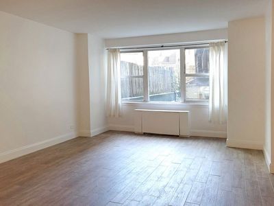 155 E 34th St APT 2D
