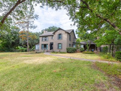 1102 Oldham Ln