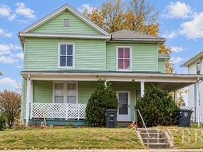 1611 Floyd St