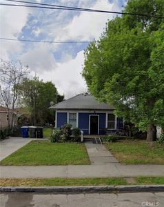 939 W 8th St