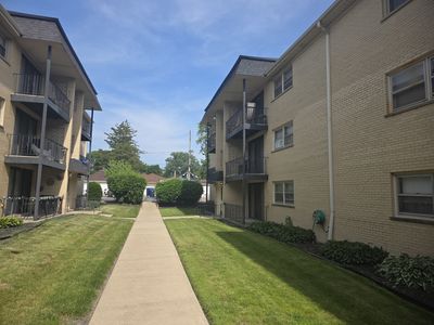 2041 N Harlem Ave APT 3E