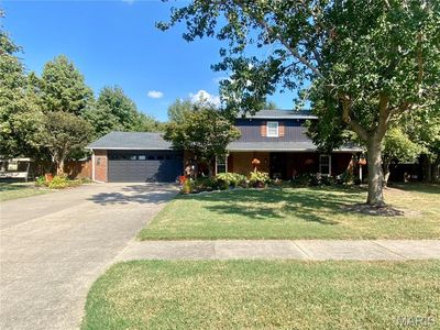912 Westview Dr