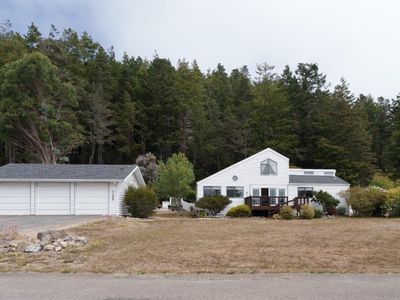 37825 Pacific View Drive