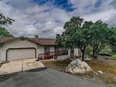 5757 Thornicroft Dr