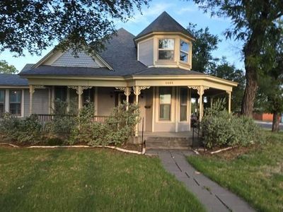1401 Austin St