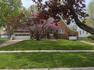 1687 Elmhurst Ave