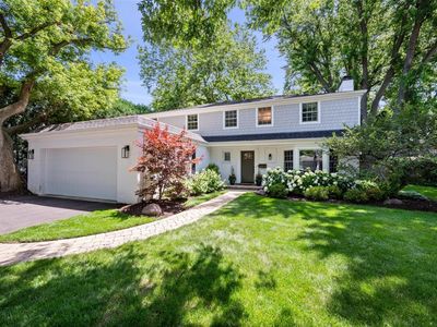 2223 Crestview Ln