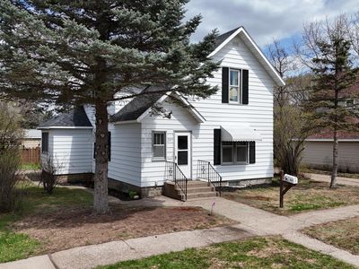 207 3rd Ave NE