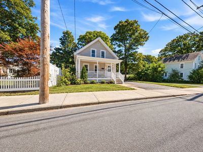 128 Howe St