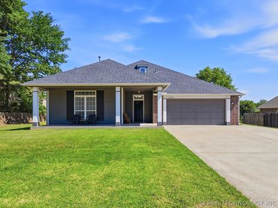2702 Highwood Dr