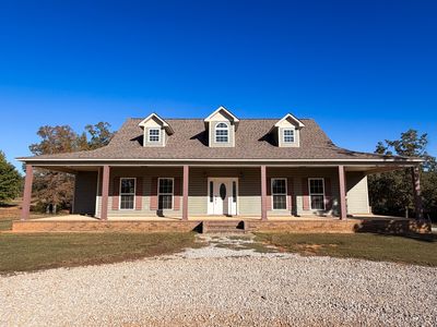 1002 Robbins Ln