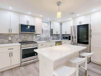15 W Tremlett St