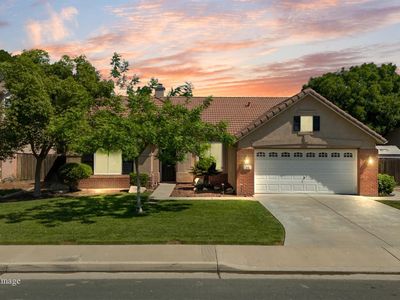Property at 916 W Windsor Dr, Hanford, CA