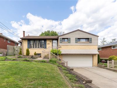 458 Blossom Dr