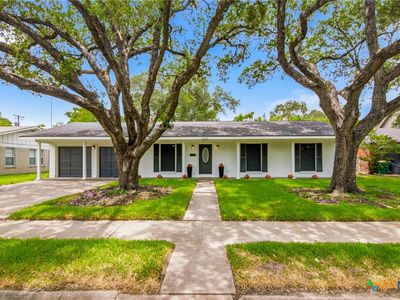 2308 E Loma Vista Ave