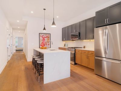 231 Everett St #101