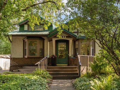 3521 E Minnehaha Pkwy