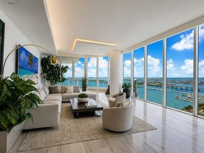 2020 N Bayshore Dr APT 3902