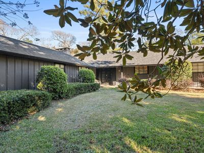 34 Country Club Dr