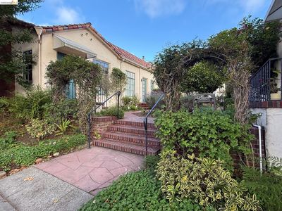 2444 Virginia St APT B