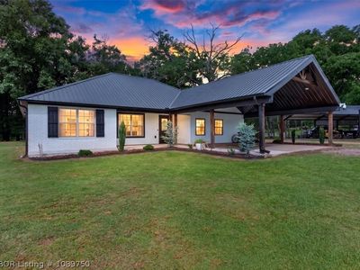 4933 Harrington Dr