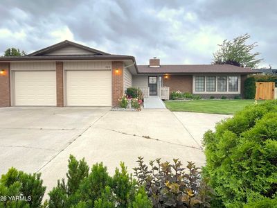 705 S 57th Ave