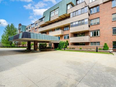 5200 Three Village Dr APT 3