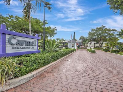 933 NE 199th St APT 102