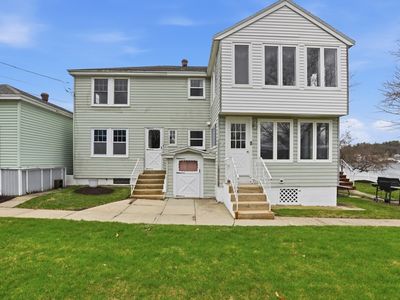 40 Lakeshore Dr