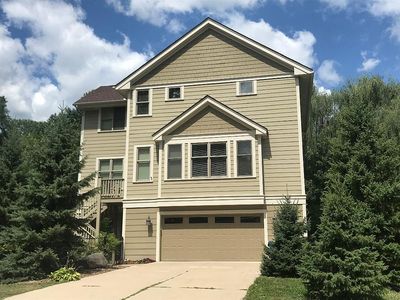 3010 Brooks Ln
