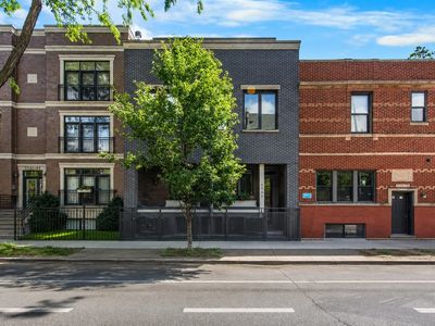 3737 N Damen Ave #2