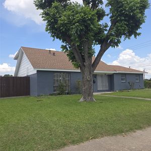 4001 Burning Tree Ln