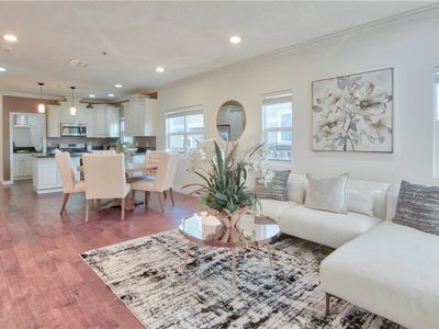 320 S Fremont Ave