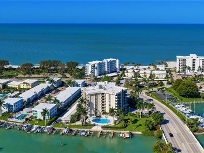 2150 Gulf Shore BLVD N #609