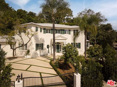 31 Oakmont Dr