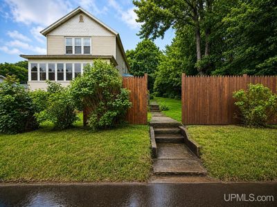 236 Ready St