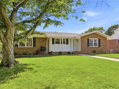 Property at 2760 Edinberg Dr, Winston Salem, NC