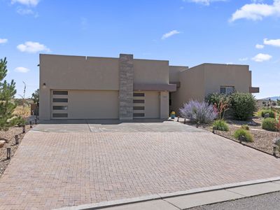 5611 Desert Sky Pl NE
