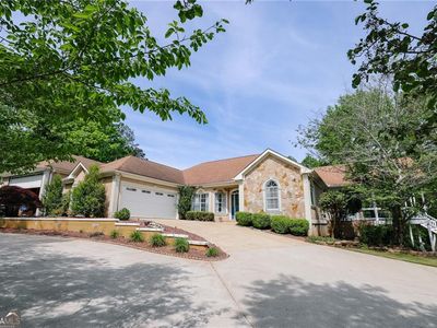 7404 Golfers Point