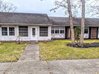 223B Buckingham Court #1002