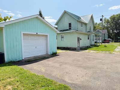 41 Brown Ave