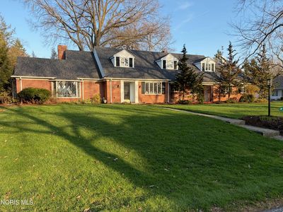 2630 Edgehill Rd