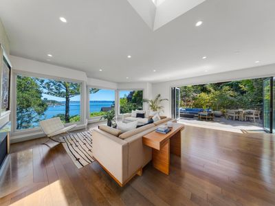 290 Beach Road