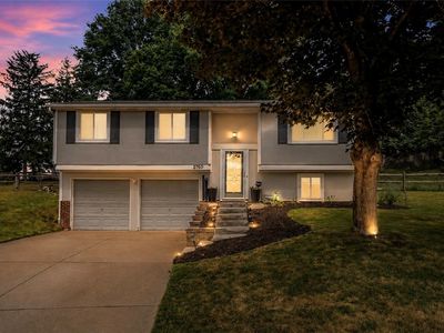 2760 Ravenwood Dr