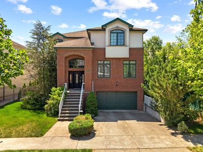 240 Center St