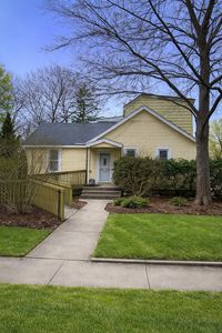 Property at 818 Bach St, Northbrook, IL